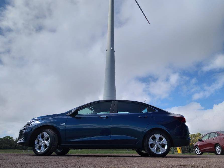 Rodas de 16 polegadas da versão tem acabamento em preto e diamantado