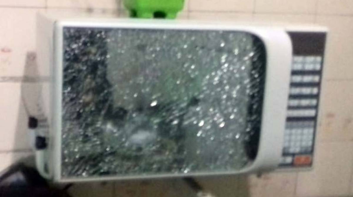 Vários tiros atingiram uma residência