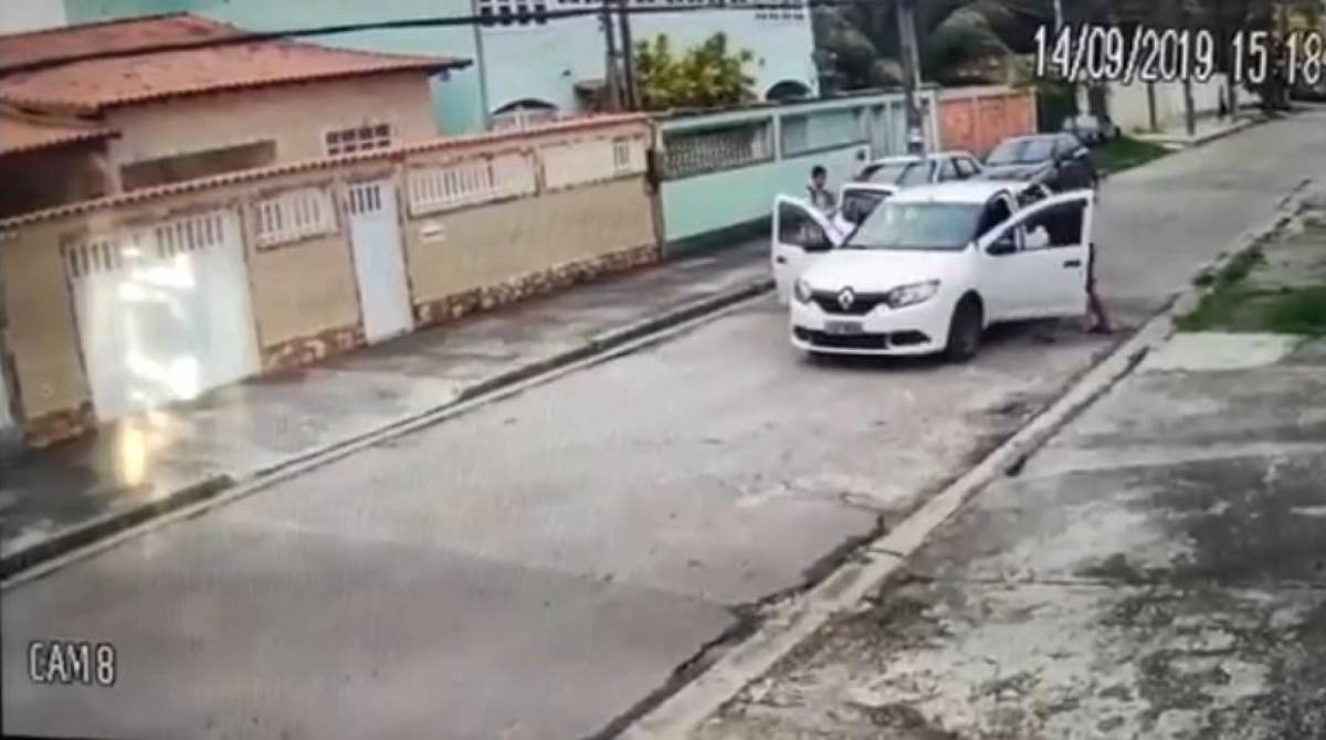 Vítimas são abordadas por criminosos, em Campo Grande - Reprodução/Internet