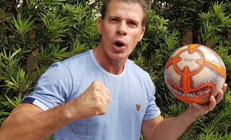 Ídolo do Botafogo, Túlio Maravilha detona o VAR: 'Torcedor quer gol'