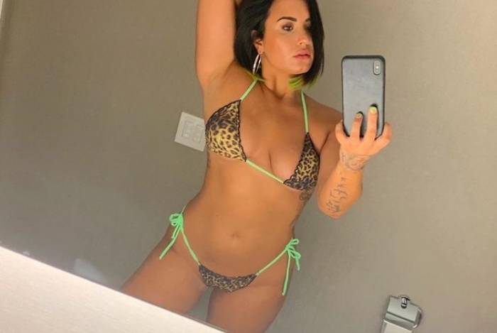 Demi Lovato surge só de biquíni e sem photoshop - Reprodução/Instagram/@ddlovato