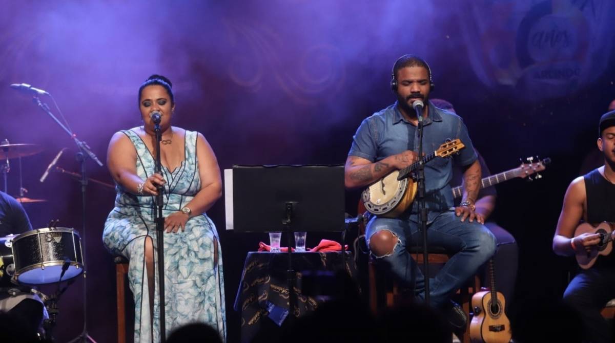 Arlindinho Cruz faz show em homenagem ao pai 