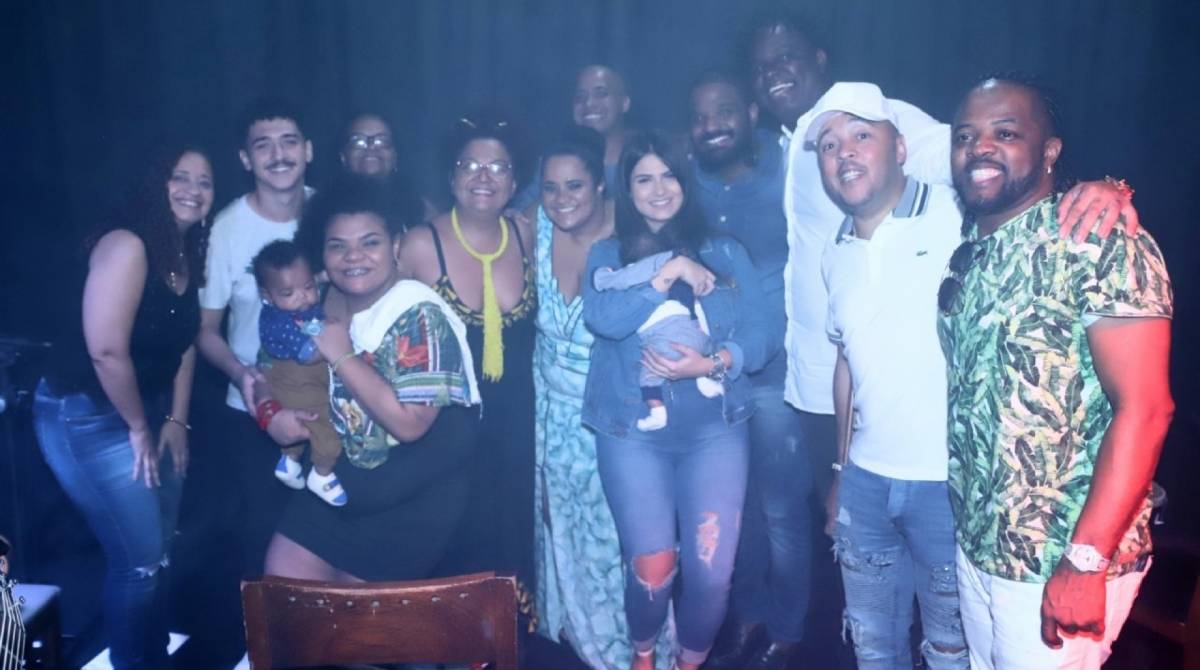 Arlindinho Cruz faz show em homenagem ao pai 