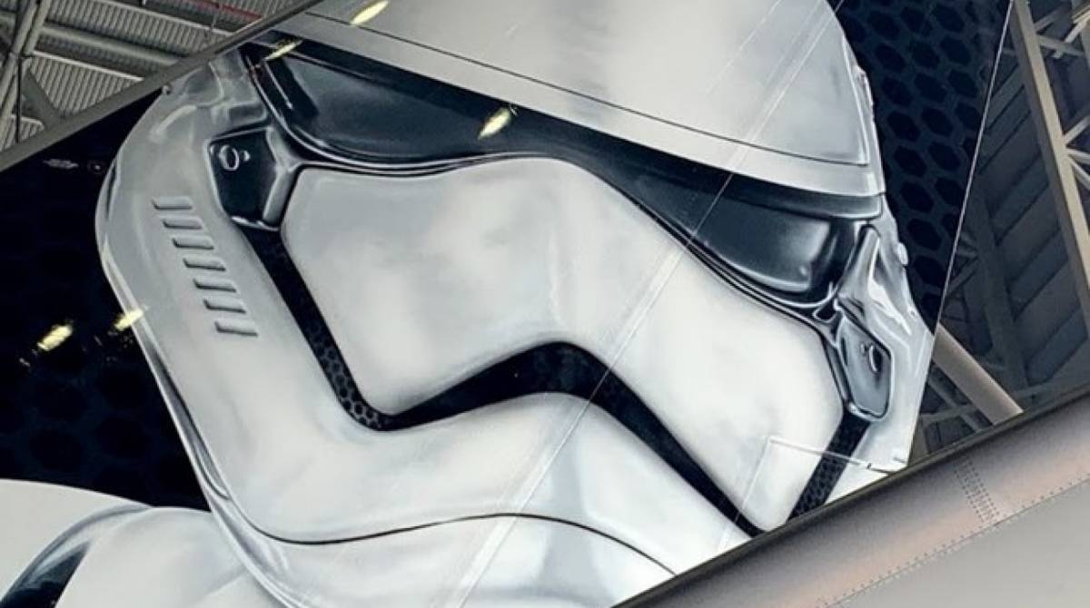 Avião com o personagem de Star Wars, Stormtrooper, fará a linha São Paulo - Orlando (EUA) a partir de outubro - LATAM/Divulgação
