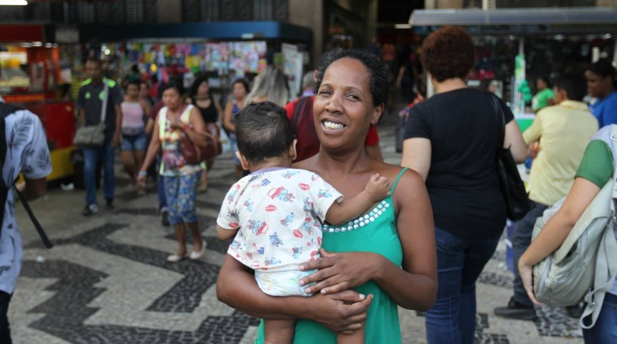 Rio, 17/09/2019 - Terror na SuperVia -  Na foto: Donata Amaral dos Santos, 44, cuidadora de idoso. Foto: Luciano Belford/Agência O Dia
