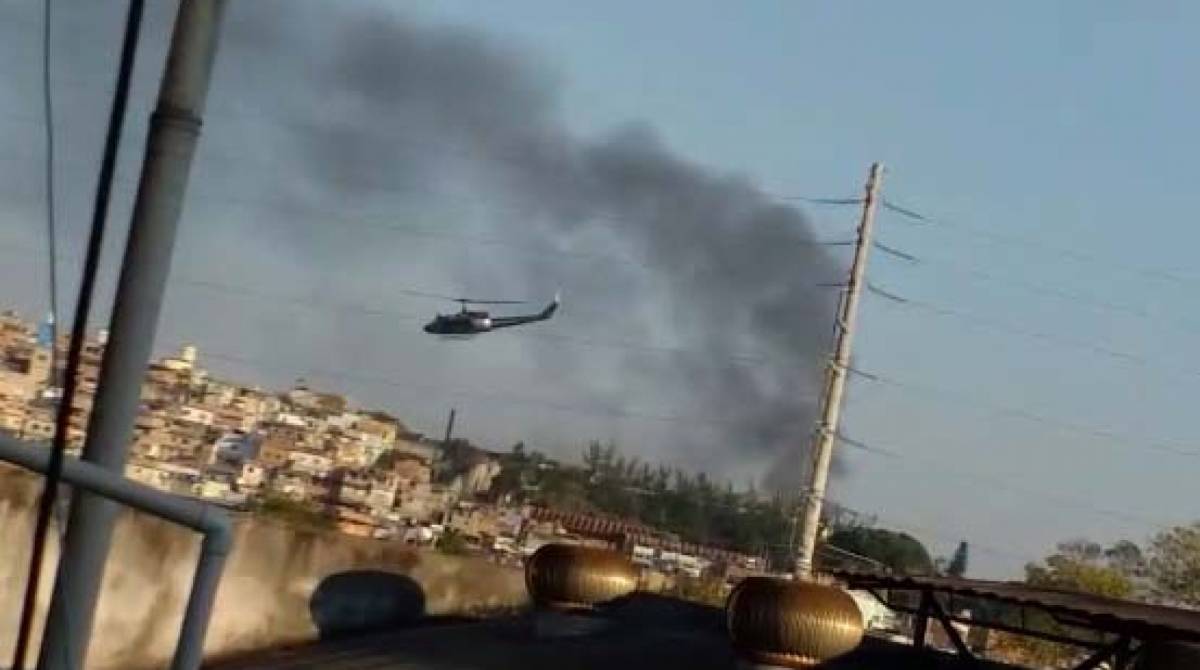 Helicóptero da Polícia Civil participa da operação - Reprodução / Internet