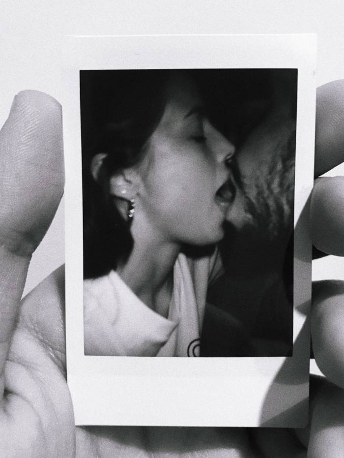 Rodrigo Simas posta foto de beijão em Agatha Moreira