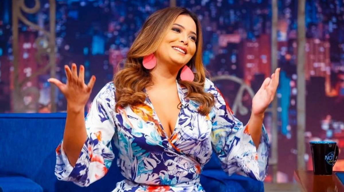 Geisy Arruda contou no 'The Noite' que está 'pegando muita mulher' - Divulgação / SBT