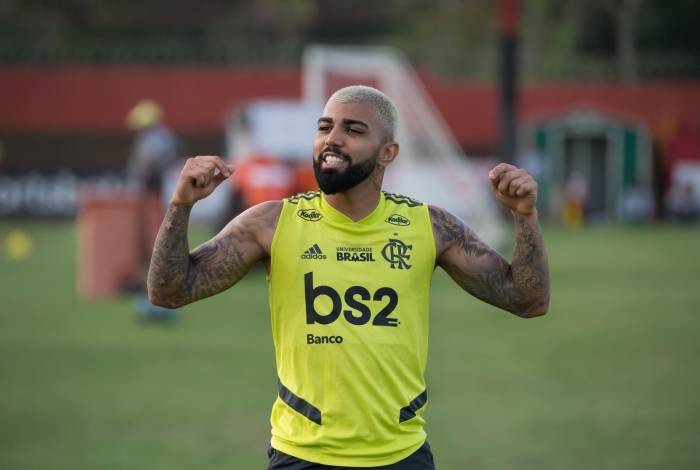 Gabigol terá um fisioterapeuta o acompanhando na viagem de volta ao Brasil, como parte da preparação para enfrentar o Fortaleza