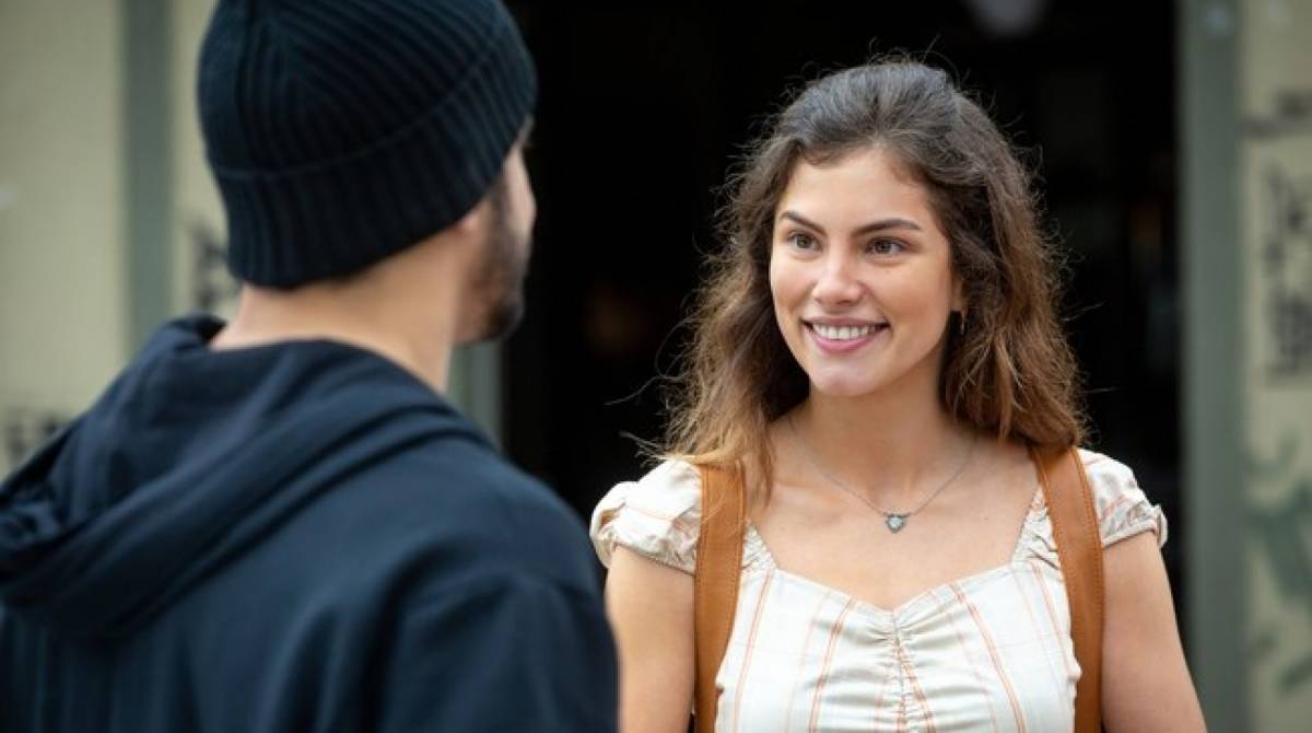 Joana (Bruna Hamú) e Rock (Caio Castro)
