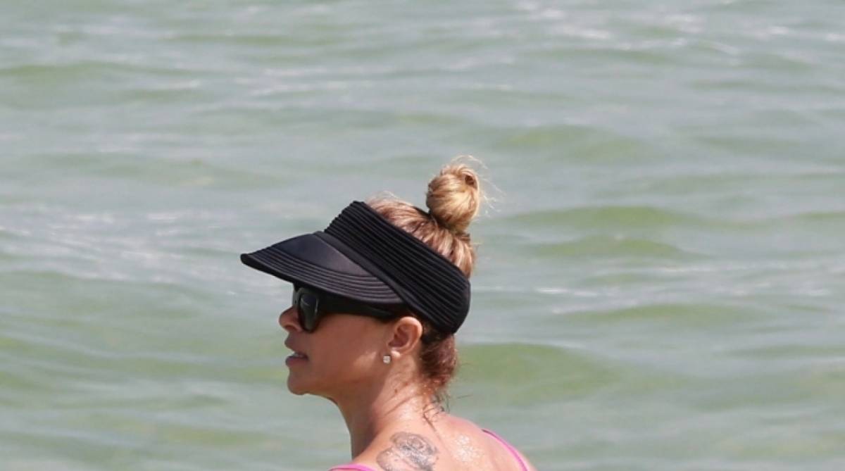 Dany Bananinha curte dia de sol na Praia da Barra da Tijuca, na Zona Oeste do Rio