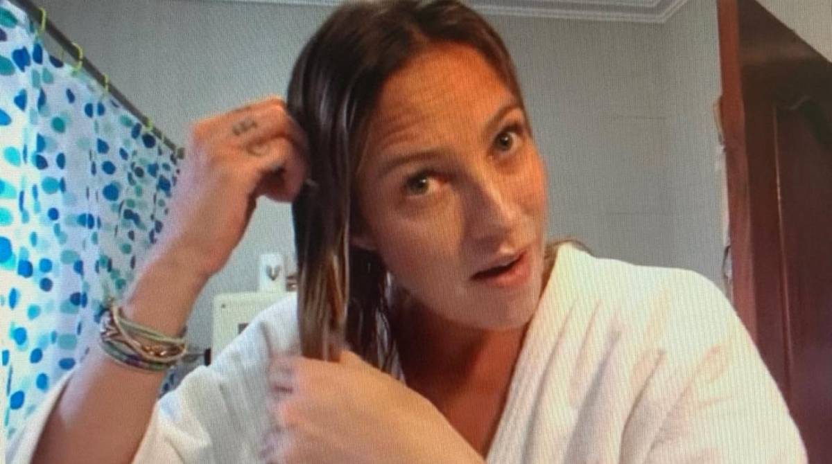 Luana Piovani tira piolhos ao vivo  - Reprodução de internet 