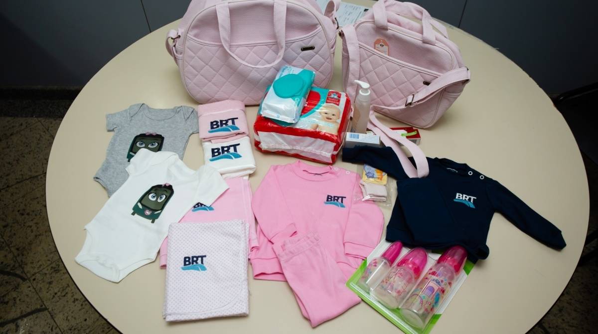 Equipe do BRT auxilia parto em estação