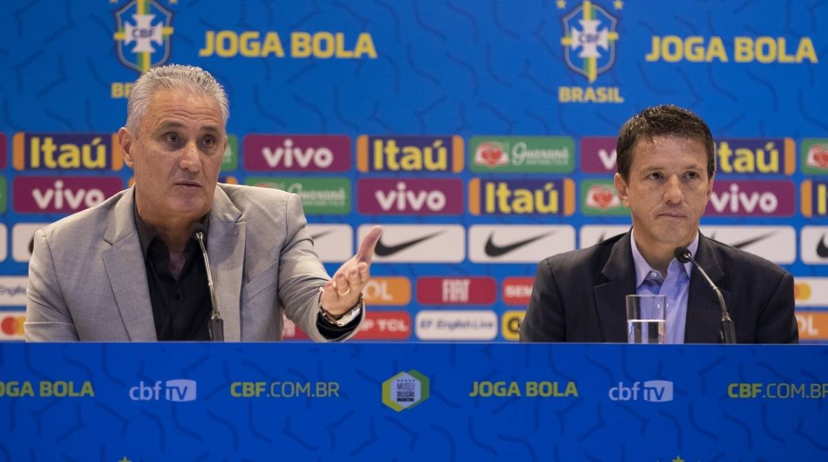 Tite, ao lado de Juninho Paulista, convocou dois jogadores de Flamengo e Gr&ecirc;mio - Lucas Figueiredo/CBF