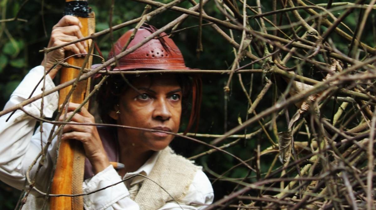 A peça 'Diadorim, o ser em labirinto', em cartaz no Teatro de Bolso de Campos, encerra a trilogia de adaptações de grades clássicos da literatura da escritora Arlete Sendra - Patrícia Bueno/Divulgação