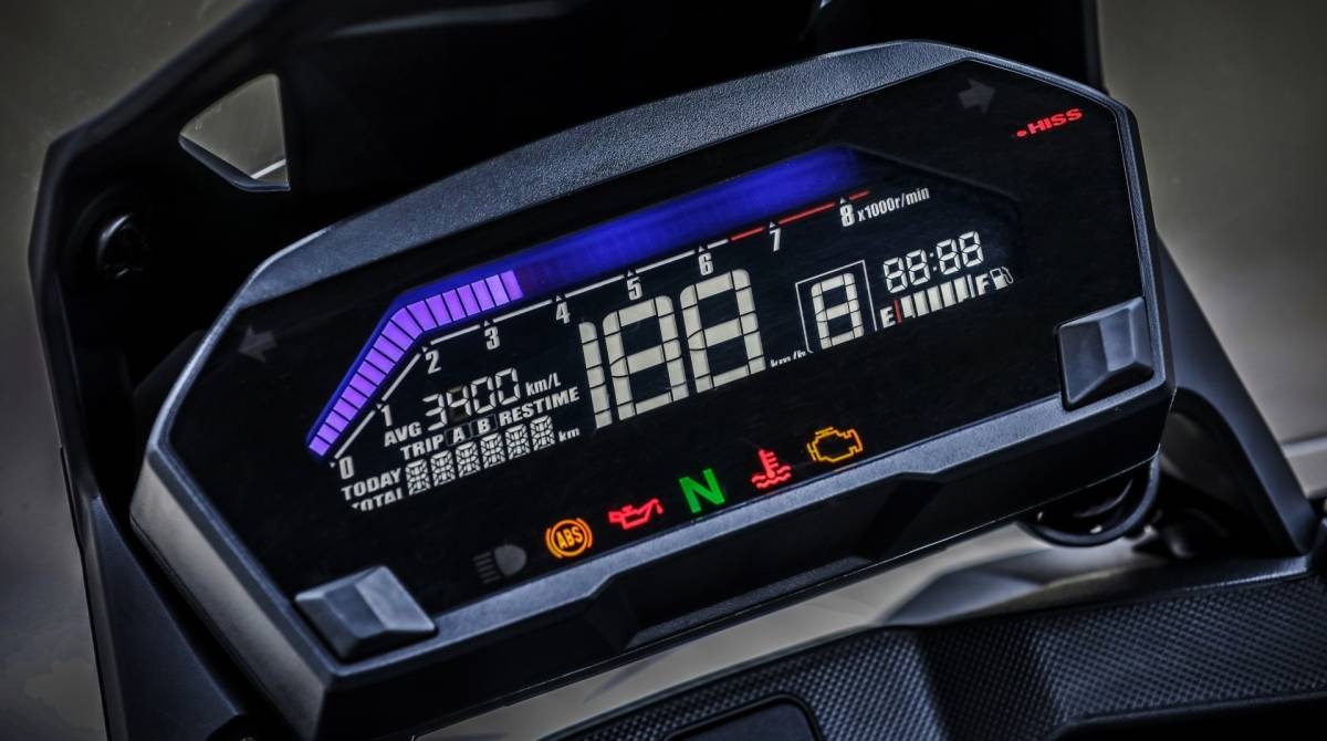 Painel de instrumentos 100% digital pode ter até suas cores configuradas