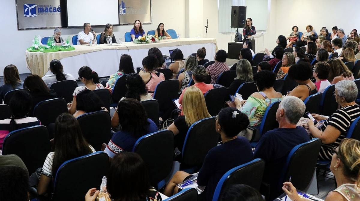 Professores, coordenadores, diretores da rede municipal de ensino de Macaé participam de seminário de educação inclusiva - João Barreto/Divulgação prefeitura de Macaé