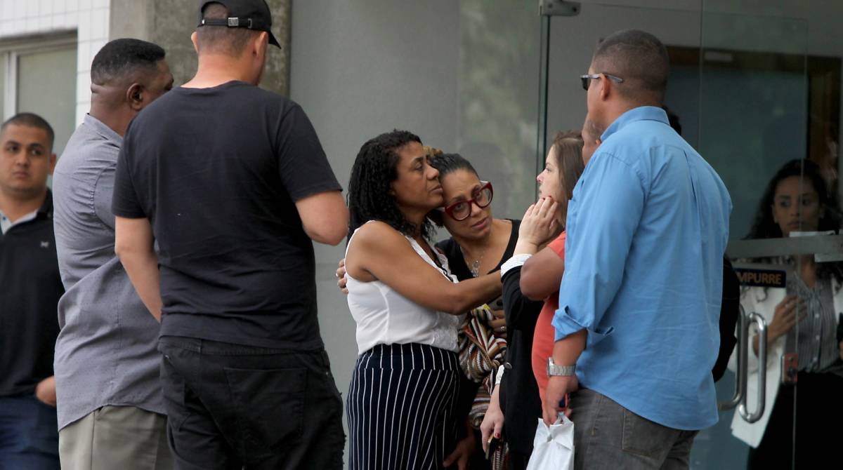 Rio de Janeiro - 21/09/2019 - Familiares da pequena Agatha Félix no IML. Foto: Luciano Belford/Agencia O Dia
