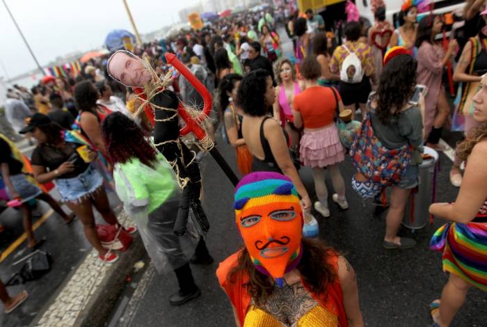 Parada do Orgulho LGBTI  reuniu centenas de pessoas em Copa