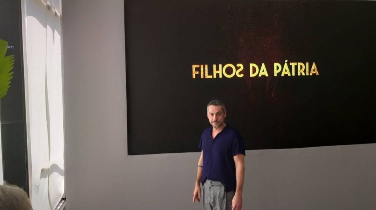 Alexandre Nero nos bastidores do lançamento da segunda temporada da série \'Filhos da Pátria\'
