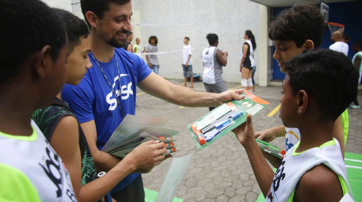 Rio,21/09/2019 - São João de Meriti. Baixada. Comercial. XXII Jogos da Baixada. Entrega de Kit Escolar .Foto: Fernanda Dias / Agência O Dia.