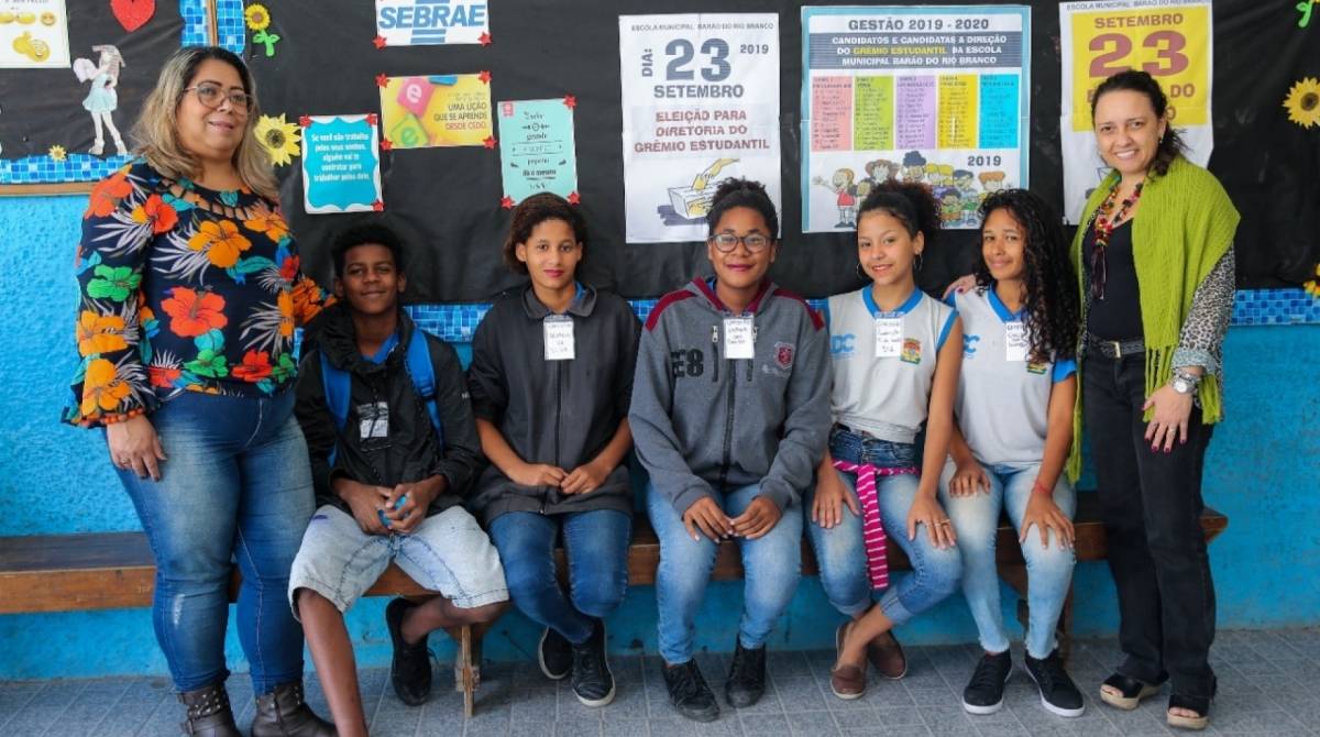 A diretora da unidade,professora Genivalda Nemézia de Souza, e os alunos
estão muito entusiasmados com esta atividade