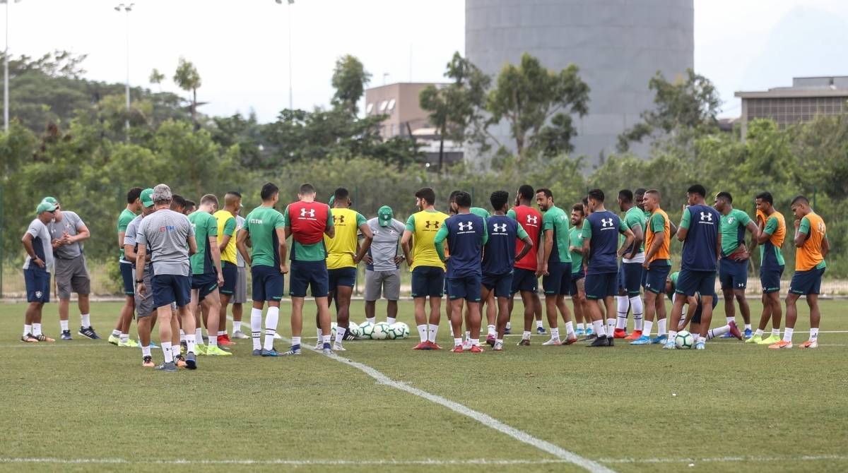 Elenco tricolor se reuniu para cobrar sal&aacute;rios atrasados - LUCAS MER&Ccedil;ON / FLUMINENSE
