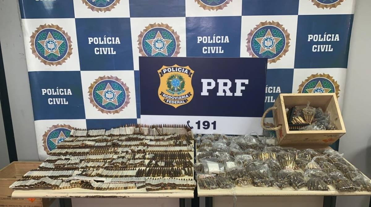 Munições apreendidas em abordagem - Divulgação/PRF