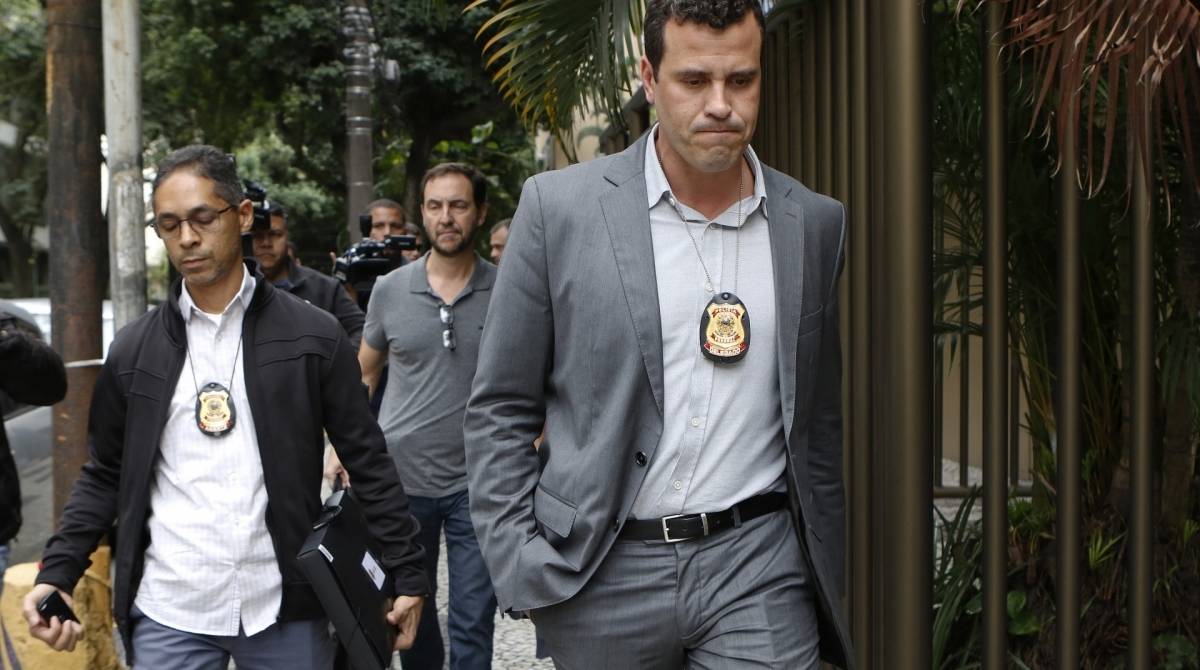 Rio, 24/09/2019 - Policiais Federais durante operação de busca e apreensão na residência do desembargador Siro Darlan, na Gávea, Zona Sul do Rio, na manhã desta terça-feira (24). Foto: Reginaldo Pimenta/Agência O Dia