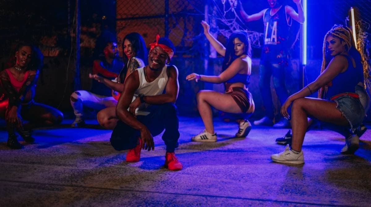 Du Black lança clipe de 'Gaiola é o Troco'