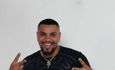 Naldo Benny tenta se recolocar no mercado