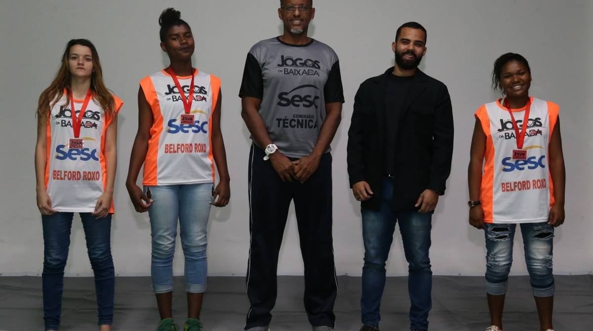 Técnico Claudão e subsecretário Braian Lima participaram de live ao lado das atletas - Daniel Castelo Branco