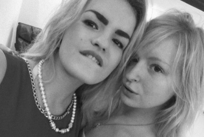 Mulher mata pr&oacute;pria irm&atilde; com 189 facadas e arranca olhos e orelhas da v&iacute;tima