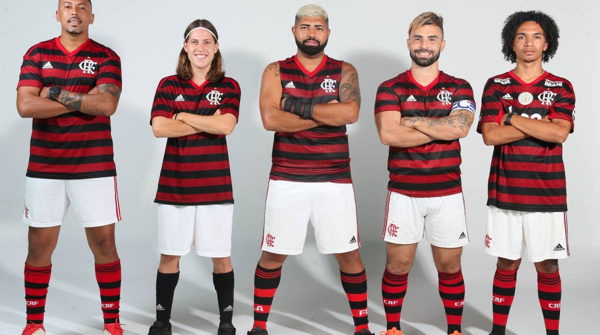 Gabigol da Torcida (E) e Diego Sósia: genéricos dos craques do Flamengo vão torcer pro Vasco