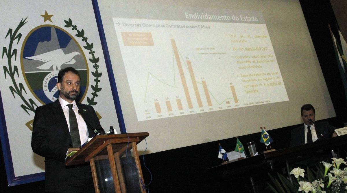 Coletiva do secret&aacute;rio de Fazenda, Luiz Claudio Carvalho