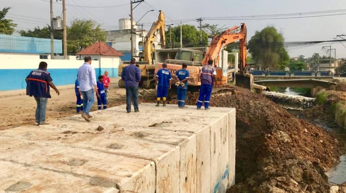 As obras de canalização do Canal Farias, em Saracuruna,vão aumentar a capacidade de escoamento e acelerar a drenagem em dias de chuvas fortes