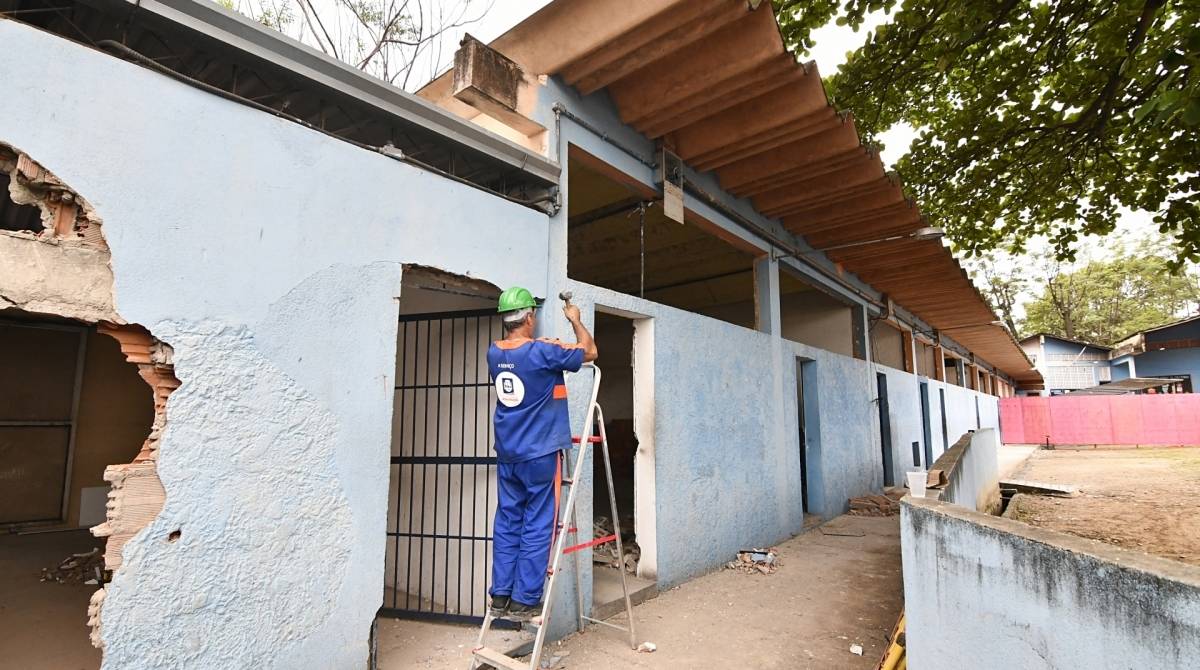  As escolas municipais  Padre Agostinho Pretto, Vila João Correia e a M. Ruy Berçot são reformadas simultaneamente
