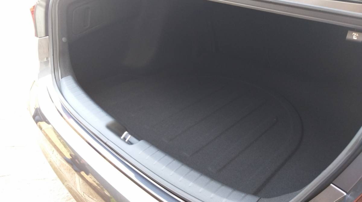 Ponto alto da atualização, o porta-malas do sedã médio agora comporta até 520 litros, cerca de 100 a mais, quando comparado a linha anterior