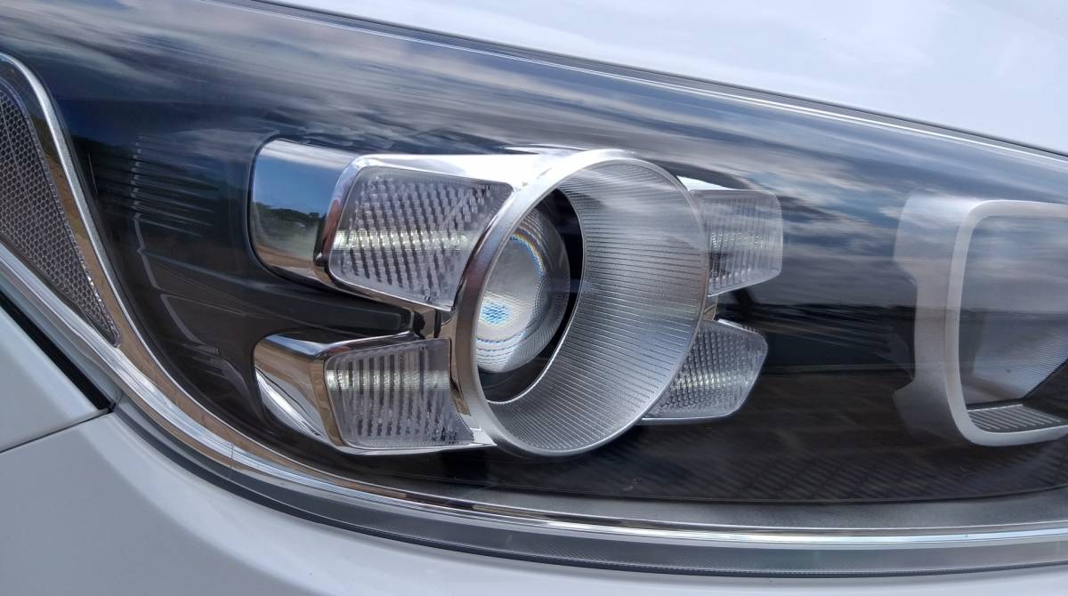 Assinatura em LED com quatro pontos é destaque no conjunto de iluminação do Cerato 2020