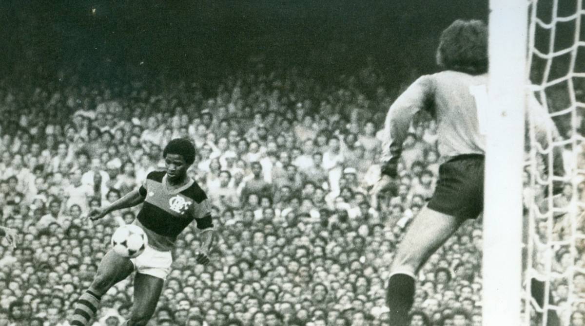 Adilio, jogador de futebol. Periodos novembro 1978 a fevereiro de 1997. - Arquivo O Dia