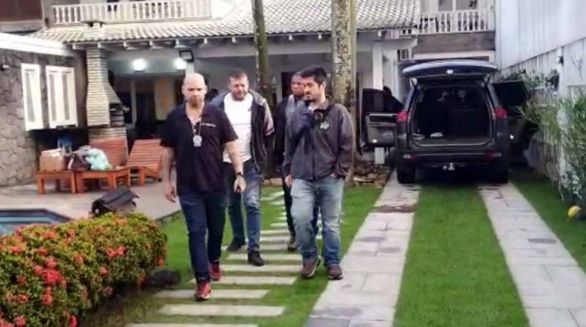 Miliciano foi preso na manh&atilde; desta sexta - fotos de Divulgação / Polícia Civil