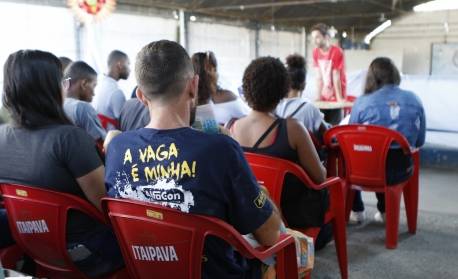 Veja mais de 3,4 mil vagas abertas em feirão da Comunidade Gerando Vidas e no balcão da prefeitura do Rio