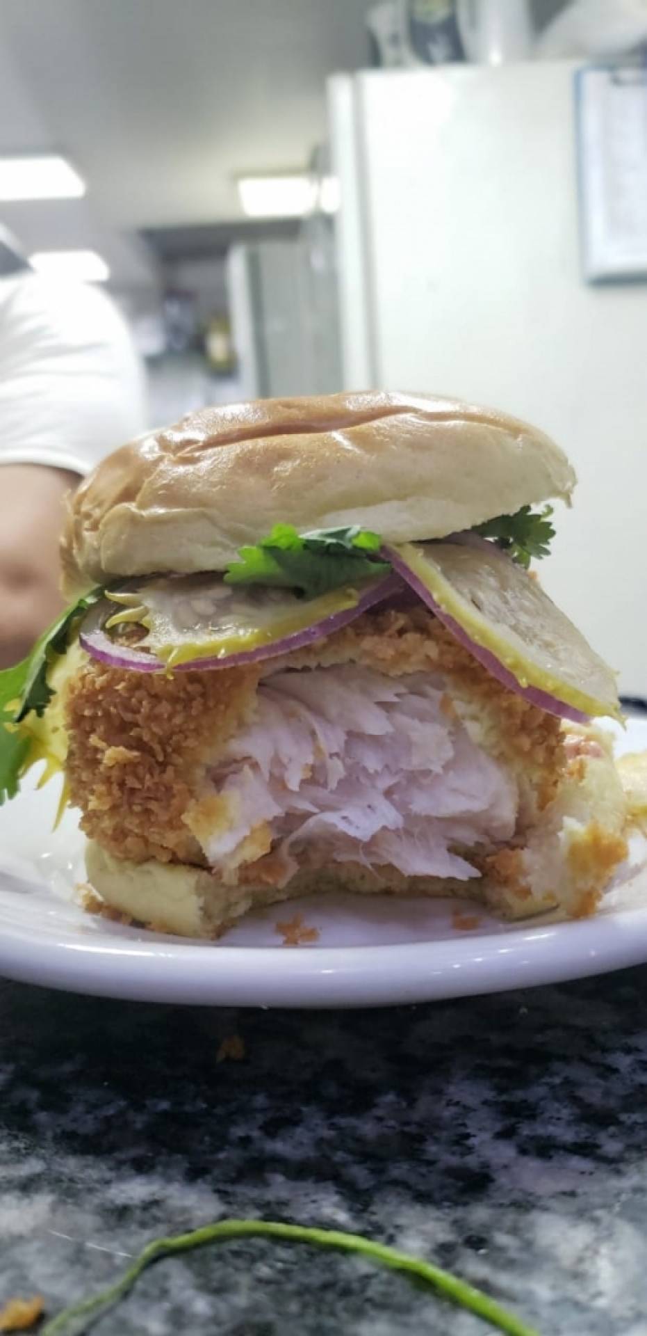 A iguaria no Bar do Momo (esq.) vem no sanduíche. A versão no Aconchego é defumado. Abaixo, o grandalhão dos rios
- fotos divulgação