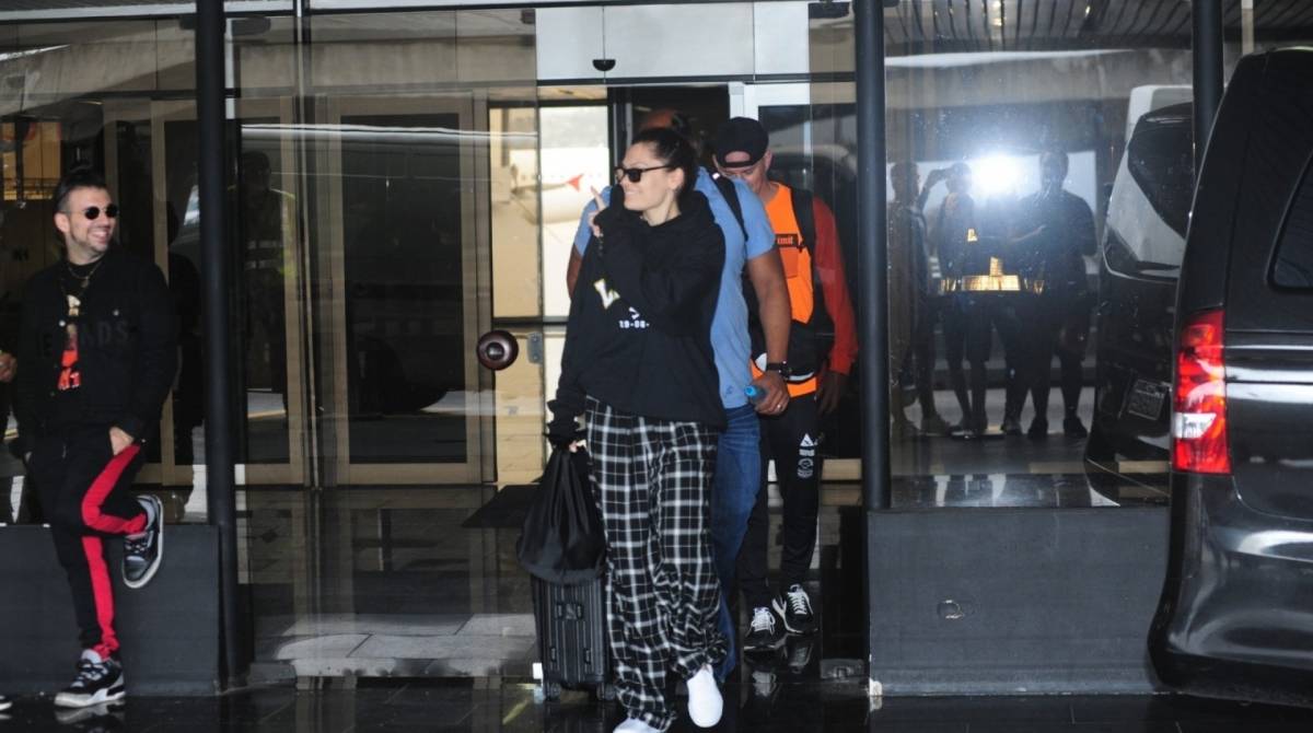 Jessie J desembarca no Rio
