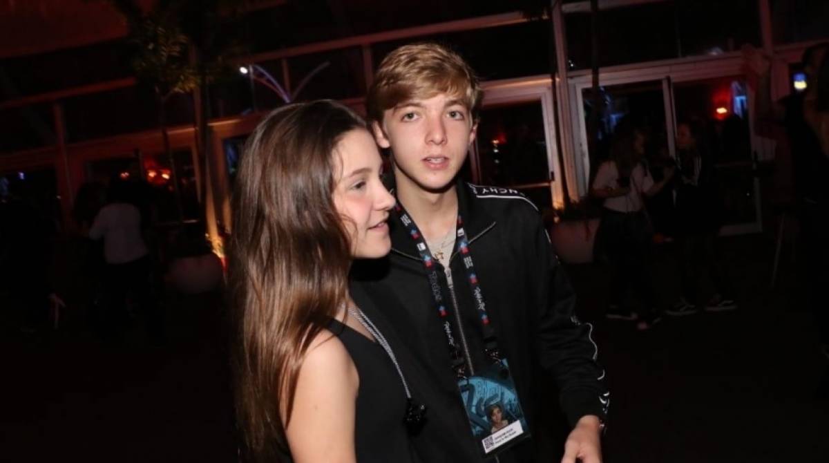 Joaquim Huck, filho de Luciano Huck, vai ao Rock in Rio acompanhado por suposta namorada