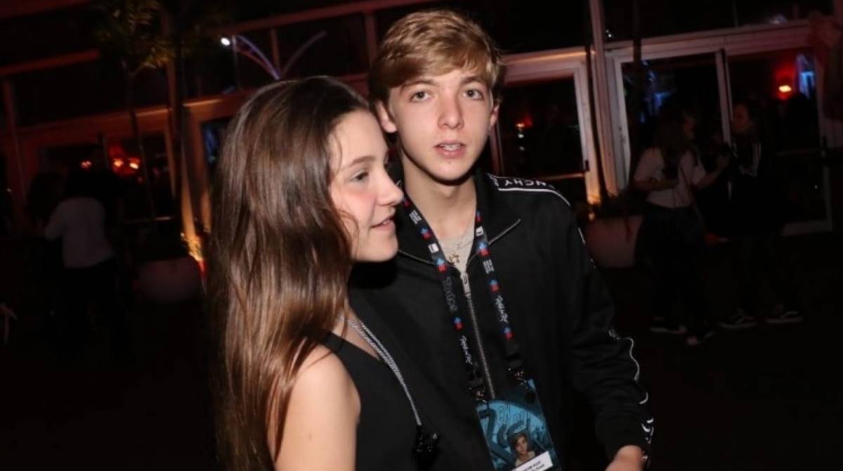 Joaquim Huck, filho de Luciano Huck, vai ao Rock in Rio acompanhado por suposta namorada