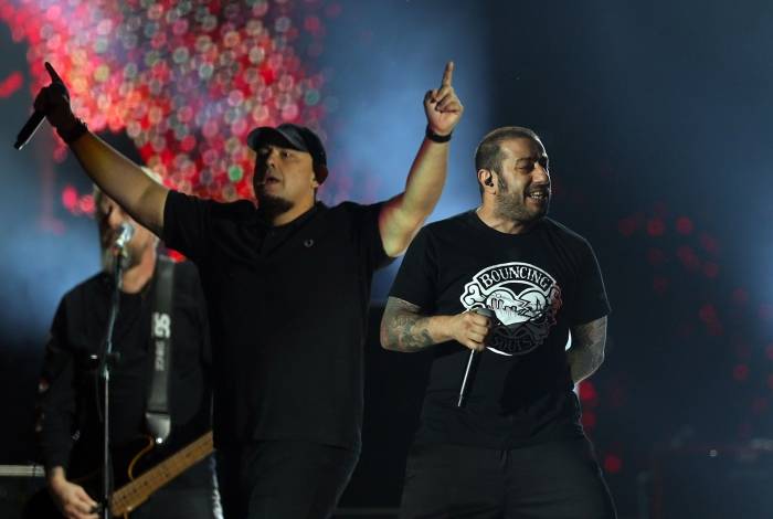 Digão, do Raimundos, e Badauí, do CPM22, se apresentam no Palco Mundo - Daniel Castelo Branco