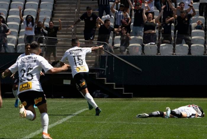 Corinthians vence Vasco pelo Campeonato Brasileiro