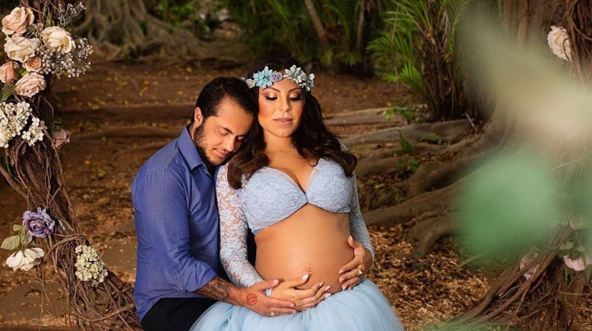 Thammy Miranda aparece em ensaio com a esposa Andressa Brito