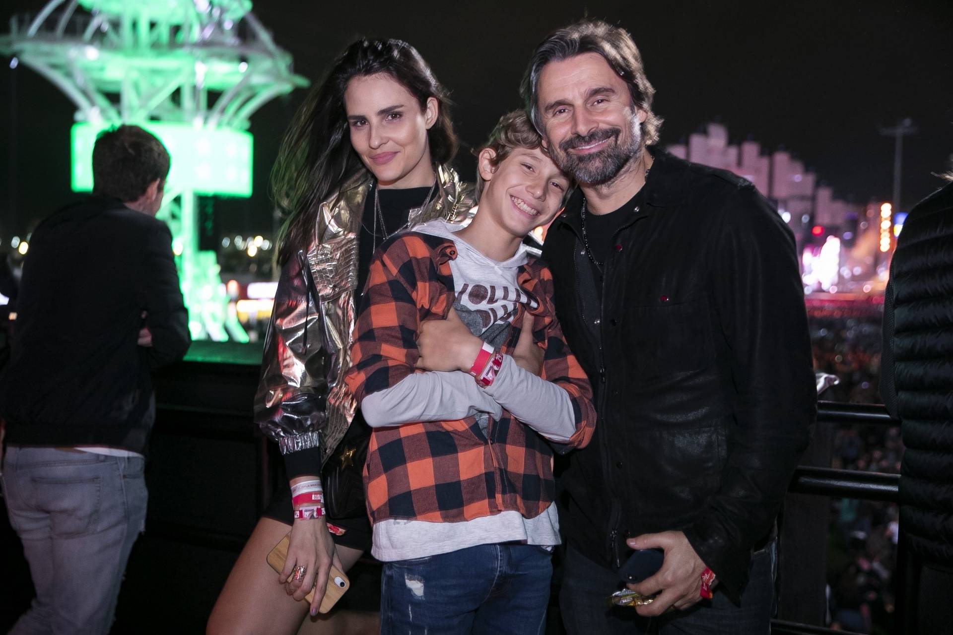 Globo / Raquel Cunha
photoshop:ColorMode: 3
photoshop:DateCreated: 2019-09-29
photoshop:ICCProfile: Adobe RGB (1998)
photoshop:Urgency: 2
signature: a16e79f5c1038ac362d3876b697c68b917f6de08edb77ba383f0e5272322f427
stRef:documentID: 49BEDEF6C3D1BCDC92D1BDA467E50BEA
stRef:originalDocumentID: 49BEDEF6C3D1BCDC92D1BDA467E50BEA
tiff:Make: Canon
tiff:Model: Canon EOS-1D X Mark II
tiff:Orientation: 1
tiff:ResolutionUnit: 2
tiff:XResolution: 30000000/100000
tiff:YResolution: 30000000/100000
unknown: 2
xmp:CreateDate: 2019-09-29T21:08:26.77-03:00
xmp:CreatorTool: FotoWare FotoStation
xmp:MetadataDate: 2019-09-29T23:00:53-03:00
xmp:ModifyDate: 2019-09-29T23:00:53-03:00
xmpMM:DocumentID: xmp.did:f6bbea99-9f26-c54e-8f53-340096f2960b
xmpMM:InstanceID: xmp.iid:f6bbea99-9f26-c54e-8f53-340096f2960b
xmpMM:OriginalDocumentID: 49BEDEF6C3D1BCDC92D1BDA467E50BEA
Profiles:
Profile-8bim: 20082 bytes
Profile-exif: 16974 bytes
Profile-icc: 560 bytes
Profile-iptc: 4000 bytes - Rock in Rio dia 29-09
Caption